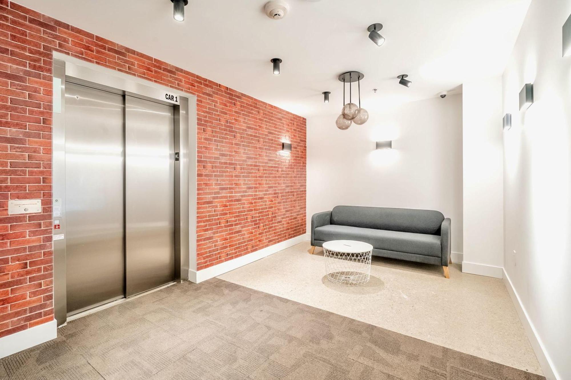 Spacious 2Br Apartment - Regent Park Near Downtown Toronto Exterior photo
